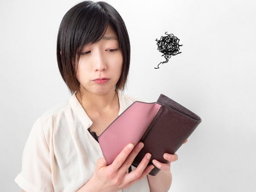 新型コロナウイルスの影響で休業や失業などが原因で生活資金に悩んでいる